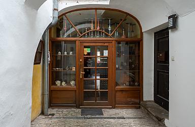 Dobrá čajovna, Latrán čp. 54
