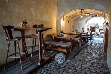 Restaurace MAŠTAL, Náměstí Svornosti čp. 2