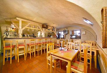 Restaurace MAŠTAL, Náměstí Svornosti čp. 2