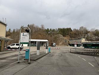 Parkoviště P-BUS, Chvalšinská čp. 242